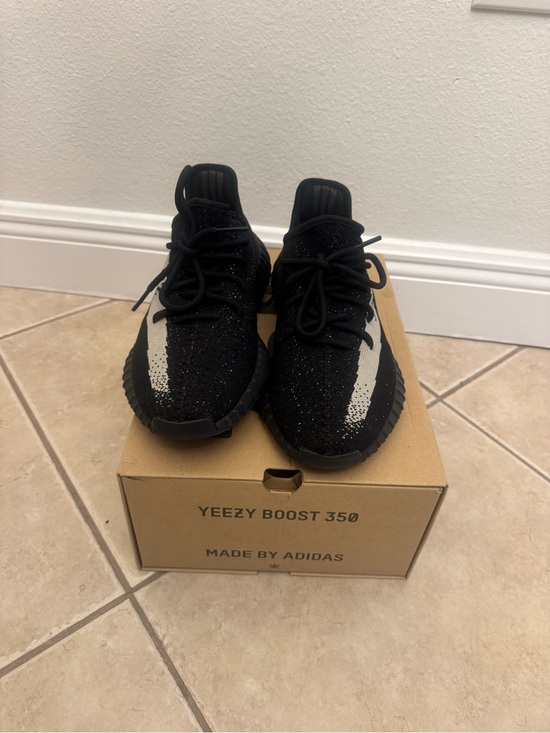 adidas Other - Men’s size 9 yzy 350 v2 oreo